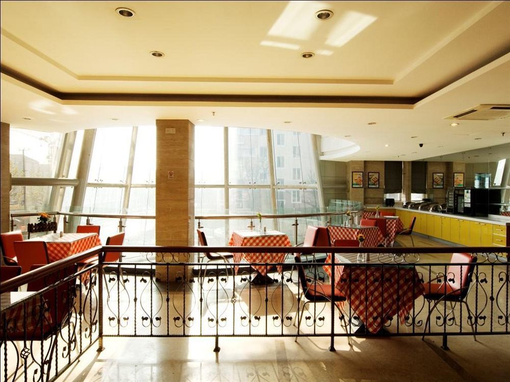 Jingjiang Inn Shanghai Caobao Railway Station Exterior photo